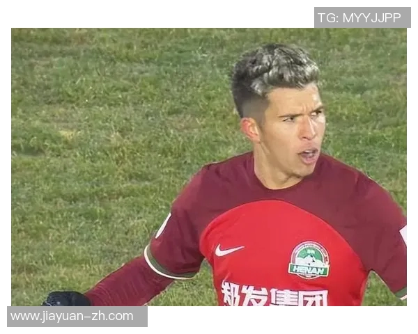 足球巨星穿藏装展风采 彰显跨文化融合与魅力 足球巨星穿藏装展风采 彰显跨文化融合与魅力