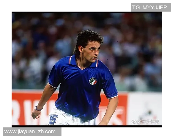 9号足球服球星高清图片展示 揭秘足球巨星背后的荣耀与传奇